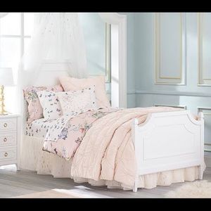 Monique Lhuillier Sequin Embellished Bedskirt Twin